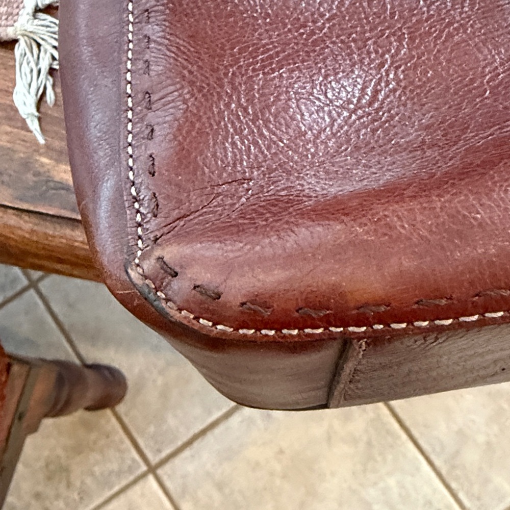 Fossil Brown Leather Shoulder Bag with Timeless Design - Picture 11 of 13